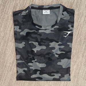 Gymshark Men's Size XXL Black/Grey Camo Arrival Short Sleeve Performance T Shirt